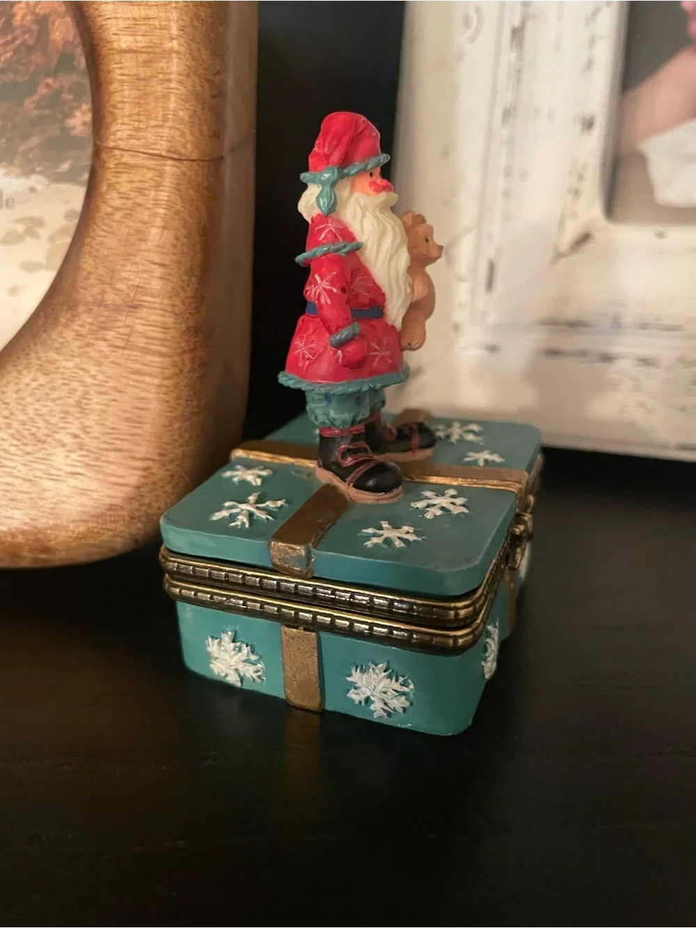 Christmas santa present trinket box
